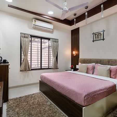 Serenity Meadows With Pool By Veo - Part Of Stayvista Nashik Exterior foto
